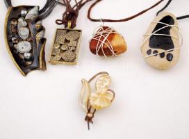 4 nyaklánc és egy melltű, összesen: 5 db