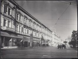 cca 1950-1960 Szeged, Széchenyi tér, (OMF fényképtár), hátoldalon feliratozva, 23x17 cm