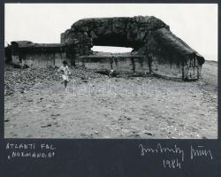 1984 Jankovszky György(1946-): Atlanti fal, Normandia, feliratozva, kartonra kasírozva, pecséttel jelzett, 17x11 cm