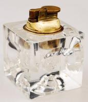 Asztali öngyújtó, üveg-réz, üvegen csorbák, 7×7 cm