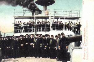 Constantinople, Croiseur Ottomane Abdoul Medjid avec le fonctionnaires / Ottoman Cruiser Abdul-Medjid, civil servants