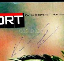 Kammerer Zoltán olimpiai bajnok kajakos aláírása őt és sportolótársait ábrázoló poszteren