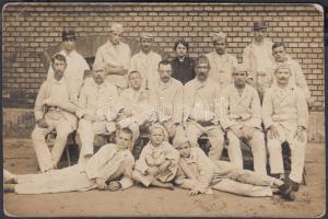 1914-1940 Csoportkép katonai kórházban. 9x14cm