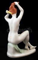 Aquincumi porcelán fésülködő lány, kézzel festett, jelzett, apró kopásnyomokkal, 23×15×8,5 cm