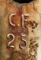 Régi fém korpusz, hátoldalán C. F. 25 Germany jelzéssel, 24,5×22 cm