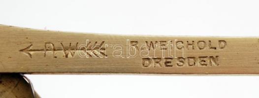 cca 1900-1930 Régi szextáns, R. Weichold, Dresden jelzéssel, bársony bélésű fa tokban, szép állapotb...