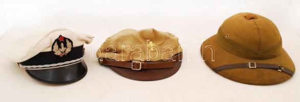 3 db régi sapka: matróz, cserkész, vietnámi
