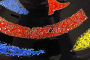 Kézzel készített, jelzett Nuutajärvi retró üvegtál színes üvegbetétekkel a tervező, Pertti Santalaht...