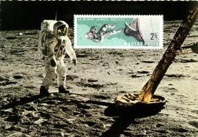 Űrhajósok - képeslap füzet 17 lappal + 4 db vegyes űrkutatással kapcsolatos modern képeslap / postca...