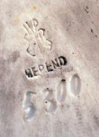 Herendi fekvő kutya, fehér mázas, jelzett (mélynyomás), hibátlan, m:16 cm, h:28 cm