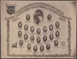 1932 A nagyenyedi Bethlen-kollégium volt diákjai testvéri egyesületének választmánya a tíz éves évfordulón, 1922-1932., tabló, Gyulai Ferenc műterméből, Macskássy Gyula tervezésével, 22,5×17 cm