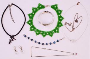Vegyes bizsu, nyaklánc, karkötő, fülbevaló, összesen 8db