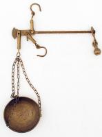 Régi felakasztható réz egykaros mérleg,