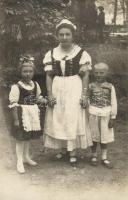 23 db régi, magyar népviseletes képeslap, illetve fotólap / 23 Hungarian folklore postcards, photo c...