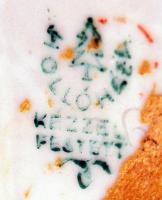 Hollóházi porcelán táncoló kislány, jelzett, kézzel festett, apró kopásnyomokkal, m: 13 cm