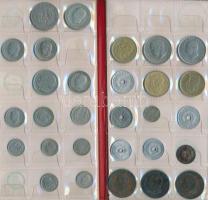 Görögország ~119db-os fémpénz gyűjtemény 2 éremtartó albumban, benne ezüst darabok T:vegyes
Greece ~...