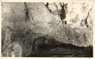 17 db régi képeslap magyar barlangokról, több háború előtti darabbal / 17 postcards of Hungarian caves