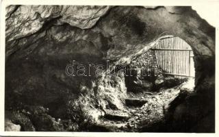 17 db régi képeslap magyar barlangokról, több háború előtti darabbal / 17 postcards of Hungarian cav...