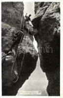 35 db vegyes régi, európai városképes lap főleg az 1950-es évekből / 35 mixed European postcards mai...