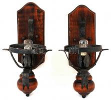 2 db régi fa és fém falikar, max. 40 W, 30×16×18 cm a hozzájuk tartozó zöld üvegbúrával, belső perem...