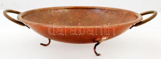 Díszes réz kínáló tál lábakkal, fogantyúval, d: 30 cm