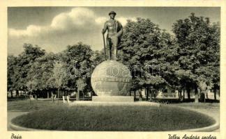 Baja, Jelky András szobra