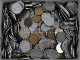 Vegyes magyar és külföldi fémpénz tétel 1255g-os súlyban T:vegyes