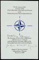 Jan Kavan volt cseh külügyminiszter, Martonyi János volt magyar külügyminiszter, Bronisław Geremek volt lengyel külügyminiszter és Madeleine K. Albright, az Egyesült Államok egykori, első női külügyminiszterének aláírásai a Cseh-, Magyar- és Lengyelország NATO-csatlakozása alkalmából tartott rendezvény meghívóján /  Autographs of Jan Kavan former Czech Minister of Foreign Affairs, János Martonyi, former Hungarian Minister of Foreign Affairs, Bronisław Geremek, former Polish Minister of Foreign Affairs and Madeleine K. Albright, former Secretary of State of the United States on an invitation card of an event held on the occasion of the accession of the Czech Republic, Hungary and Poland to the NATO