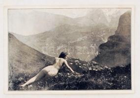 Akt a hegytetőn, 16x12 cm / Nude picture, 16x12 cm