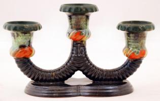 Három ágú gyertyatartó, mázas kerámia, jelzés nélkül, apró lepattanásokkal, m:15 cm