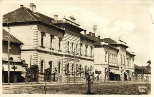 Karcag, Városi Bárány Nagyszálloda, Járásbíróság, Krausz Soma nagyáruháza (EK)