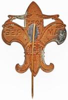 1933. "Jamboree" zöld-fehér zománcozott cserkész jelvény (36x32mm) T:2 zománchiba