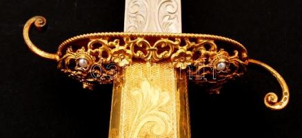 cca 1980 Aranyazott ezüst (AG.)  miniszteri dísztőr kovácsolt acél kétélű pengével, zománcozott hüve...