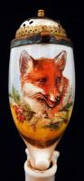 Fém fedelű, róka motívumos porcelán pipafej és csutora, matricás, jelzés nélkül, apró kopásnyomokkal...