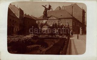1908 Budapest I. Dísz tér, Honvéd szobor photo