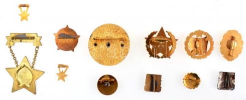 7db vegyes szocialista kitüntetés, több miniatűrrel együtt, mind tokban, közte "A Szövetkezeti ...