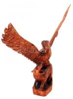 Maksymets Viktor: Farkasra támadó sasmadár kézzel faragott szobor, levehető szárnyakkal, pácolt hárs...