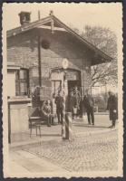 cca 1930  Komárom, Vámkapu, hátoldalon feliratozva, 6x9 cm