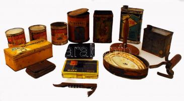 12 db régi fém doboz + egyéb régi tárgyak (bornyitó, stb.)
