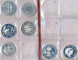 "NEMZETKÖZI GYERMEKÉV" ezüst fémpénz gyűjtemény érmetartó albumba rendezve: Bolívia 1979. ...