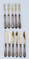 Ezüst(Ag) nyelű süteményes szett, 5 db villa, 6 db kés, jelzett, br: 318 g