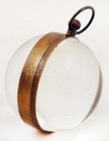 Gömb alakú Wien nagyítós üvegű óra eredeti dobozában, óra, perc és másodpercmutatóval, szép és műáll...