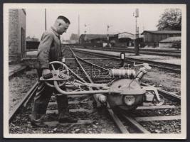 cca 1945 Vasúti építkezés, gyárbelső 4 db fotó 9x12 cm