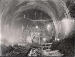 cca 1962-1967 Budapest, négy fotó a készülő metró alagútból, 18x24 cm