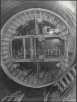 cca 1962-1967 Budapest, négy fotó a készülő metró alagútból, 18x24 cm