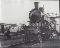 cca 1955 Hatvan, vasúti pályaudvar, 5 db jelzetlen fotó Kotnyek Antal (1921-1990) fotóriporter hagya...