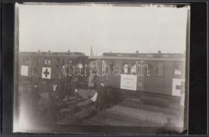 cca 1914-1918/cca 1980 Sebesült szállító kórházvonat, családi fotóhagyatékból származó, 3 db katonai...