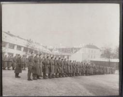 cca 1910/cca 1980 Családi fotóhagyatékból származó katonai üveglemezek későbbi, kontakt másolata, 7 ...