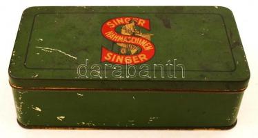 Singer feliratú fém doboz varrógép tartozékokkal + Singer varrógép különféle papírjai (számlák, igaz...