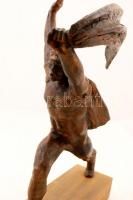 Fegyverbe! 1919 Gipsz szobor fa talapzaton. cca 43x38cm